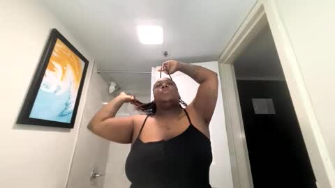 Snapshot of exotiiccmonroe1 chatting on February 24, 6:28 pm exotiiccmonroe1 online show from February 24, 6:28 pm