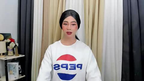 expensive_elise online show from February 12, 5:30 pm