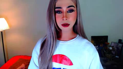 expensive_elise online show from March 7, 5:10 pm