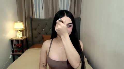 Snapshot of expensivets_chloe chatting on September 15, 8:36 am chloee online show from September 15, 8:36 am