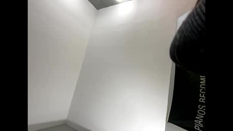 Explosivee andyy online show from November 17, 8:09 am