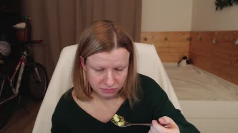 Crystal online show from December 6, 9:13 pm