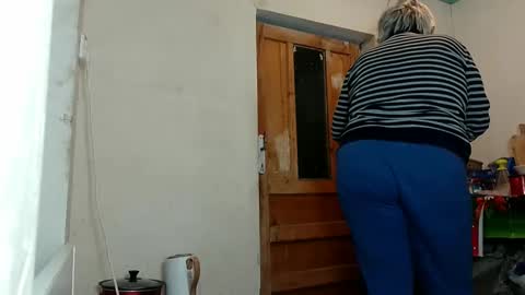 Snapshot of exquisitemature chatting on February 16, 8:44 pm ExquisiteMature online show from February 16, 8:44 pm