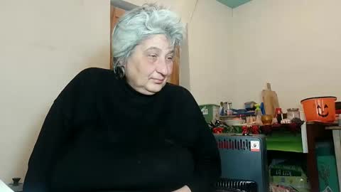 Snapshot of exquisitemature chatting on February 19, 4:00 pm ExquisiteMature online show from February 19, 4:00 pm