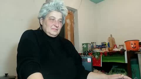 Snapshot of exquisitemature chatting on February 19, 7:27 pm ExquisiteMature online show from February 19, 7:27 pm