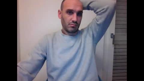 Snapshot of extr0 chatting on February 7, 10:35 pm Extro online show from February 7, 10:35 pm