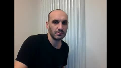 Snapshot of extr0 chatting on February 28, 10:44 pm Extro online show from February 28, 10:44 pm