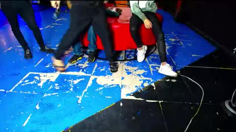 Snapshot of extrangers chatting on November 2, 1:02 pm extrangers online show from November 2, 1:02 pm