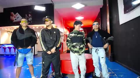 Snapshot of extrangers chatting on November 11, 1:11 pm extrangers online show from November 11, 1:11 pm