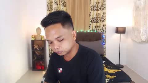 Snapshot of extraservice69menx chatting on September 12, 10:04 am JOHNDAVE online show from September 12, 10:04 am