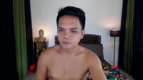 Snapshot of extraservice69menx chatting on October 6, 1:36 am JOHNDAVE online show from October 6, 1:36 am