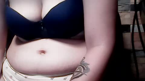 Snapshot of extremelydmilkyboobs chatting on June 29, 10:15 am extremelydmilkyboobs online show from June 29, 10:15 am