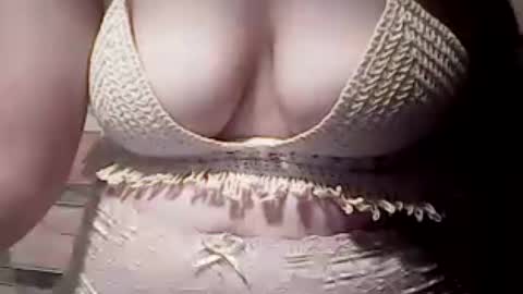 Snapshot of extremelydmilkyboobs chatting on August 7, 1:13 pm extremelydmilkyboobs online show from August 7, 1:13 pm