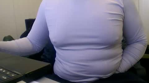 derssing online show from March 1, 7:54 am