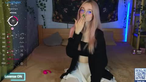 exxxcore_ online show from October 19, 7:53 am