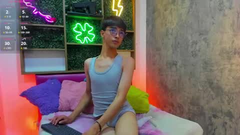 Snapshot of eyden_connor chatting on April 9, 6:46 pm Eyden online show from April 9, 6:46 pm
