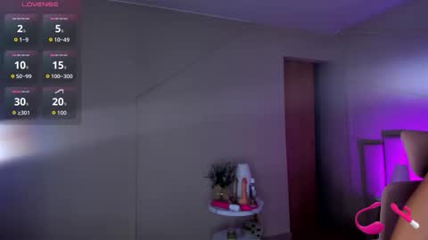 eyes_moonn online show from February 12, 12:00 pm