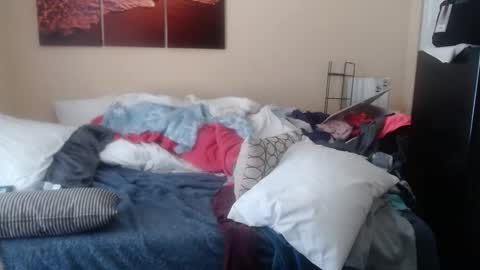 Snapshot of eyeswall0w chatting on October 13, 3:23 pm eyeswall0w online show from October 13, 3:23 pm