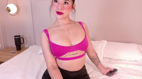 Snapshot of eymicooper chatting on January 8, 12:47 pm eymicooper online show from January 8, 12:47 pm