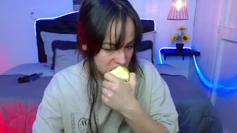 eymmy_24 online show from October 14, 2:56 am