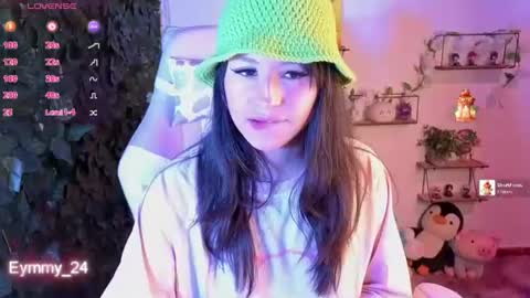 Snapshot of eymmy_24 chatting on June 27, 2:05 am eymmy_24 online show from June 27, 2:05 am