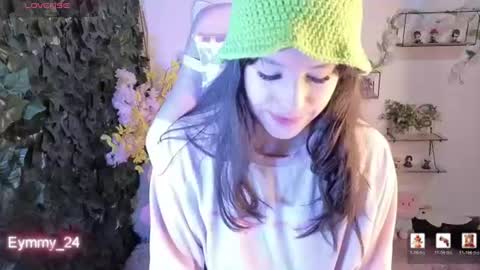Snapshot of eymmy_24 chatting on July 16, 1:44 am eymmy_24 online show from July 16, 1:44 am