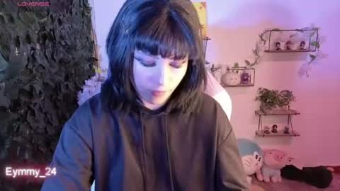 Snapshot of eymmy_24 chatting on July 24, 1:47 am eymmy_24 online show from July 24, 1:47 am