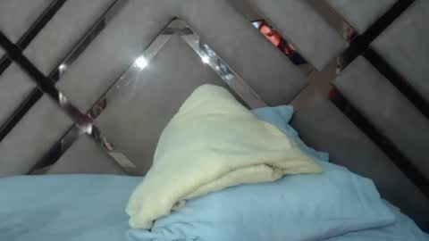 eyshaexotii online show from April 21, 12:45 am