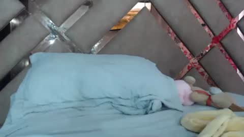 eyshaexotii online show from April 22, 7:04 pm