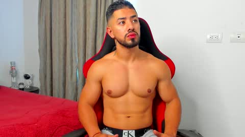 Ezzio Scolaro online show from January 6, 11:58 am