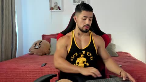 Ezzio Scolaro online show from April 21, 10:34 pm