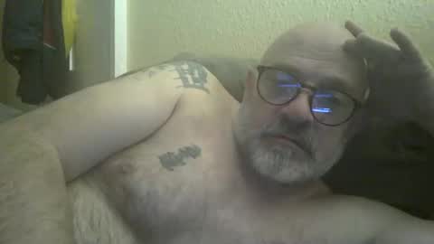 Snapshot of f1zzeek chatting on April 23, 9:39 pm f1zzeek online show from April 23, 9:39 pm
