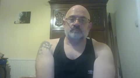 Snapshot of f1zzeek chatting on May 1, 10:58 pm f1zzeek online show from May 1, 10:58 pm
