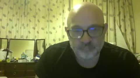 Snapshot of f1zzeek chatting on May 19, 10:05 pm f1zzeek online show from May 19, 10:05 pm