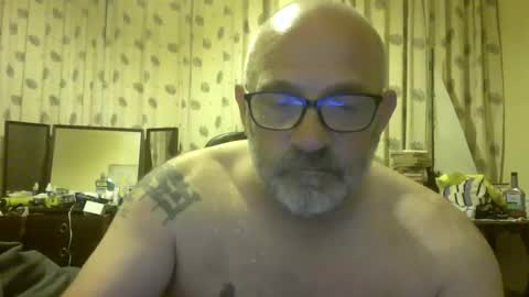 Snapshot of f1zzeek chatting on May 28, 11:02 pm f1zzeek online show from May 28, 11:02 pm