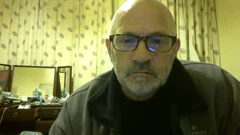 Snapshot of f1zzeek chatting on June 11, 10:41 pm f1zzeek online show from June 11, 10:41 pm