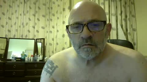 Snapshot of f1zzeek chatting on June 12, 10:41 pm f1zzeek online show from June 12, 10:41 pm
