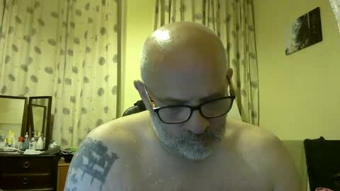 Snapshot of f1zzeek chatting on June 14, 1:03 am f1zzeek online show from June 14, 1:03 am