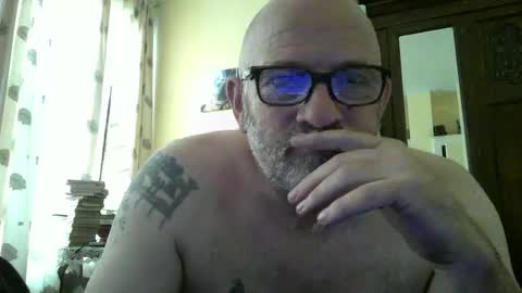 Snapshot of f1zzeek chatting on June 16, 2:41 pm f1zzeek online show from June 16, 2:41 pm
