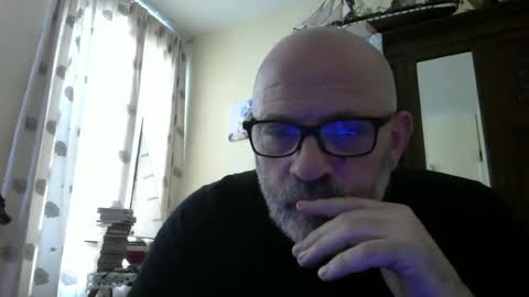 Snapshot of f1zzeek chatting on June 17, 2:29 pm f1zzeek online show from June 17, 2:29 pm