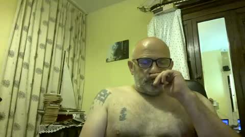 Snapshot of f1zzeek chatting on June 18, 2:34 am f1zzeek online show from June 18, 2:34 am