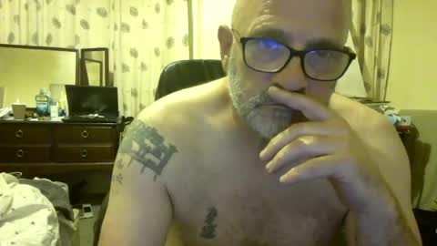 Snapshot of f1zzeek chatting on June 20, 10:56 pm f1zzeek online show from June 20, 10:56 pm