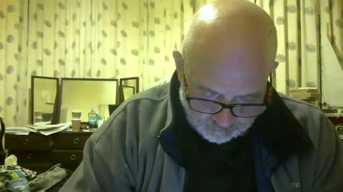 Snapshot of f1zzeek chatting on June 21, 10:23 pm f1zzeek online show from June 21, 10:23 pm