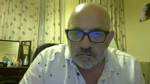 Snapshot of f1zzeek chatting on June 23, 11:58 pm f1zzeek online show from June 23, 11:58 pm