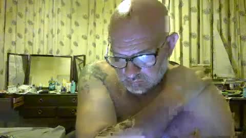 Snapshot of f1zzeek chatting on June 28, 9:43 pm f1zzeek online show from June 28, 9:43 pm