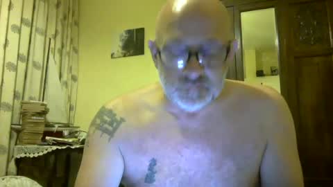 Snapshot of f1zzeek chatting on July 13, 9:39 pm f1zzeek online show from July 13, 9:39 pm