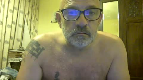Snapshot of f1zzeek chatting on July 15, 10:59 pm f1zzeek online show from July 15, 10:59 pm