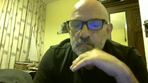 Snapshot of f1zzeek chatting on July 18, 11:08 pm f1zzeek online show from July 18, 11:08 pm