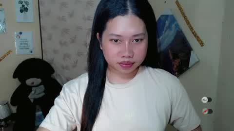 Snapshot of f3ckdollucy chatting on March 7, 2:12 pm yanna online show from March 7, 2:12 pm