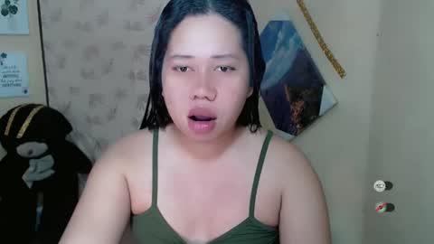 Snapshot of f3ckdollucy chatting on March 12, 9:02 am yanna online show from March 12, 9:02 am